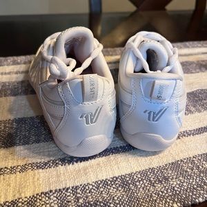 Varsity Charge Cheer Shoes sz8